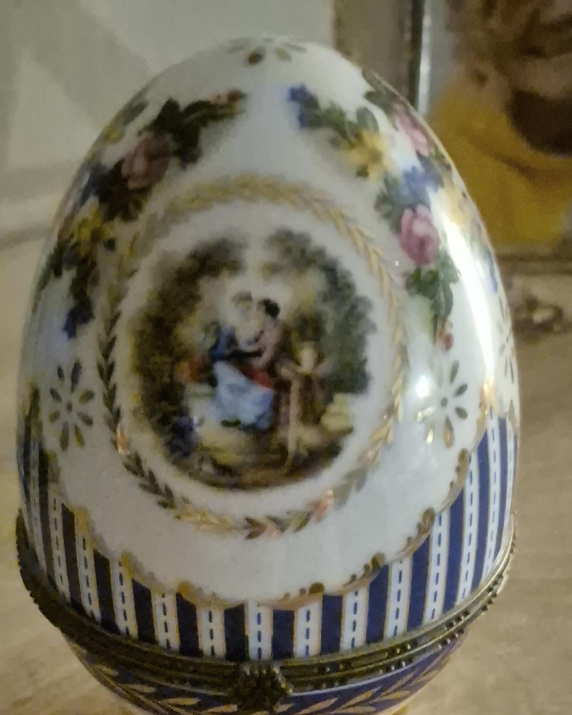 Vintage Egg Trinket Box thumbnail