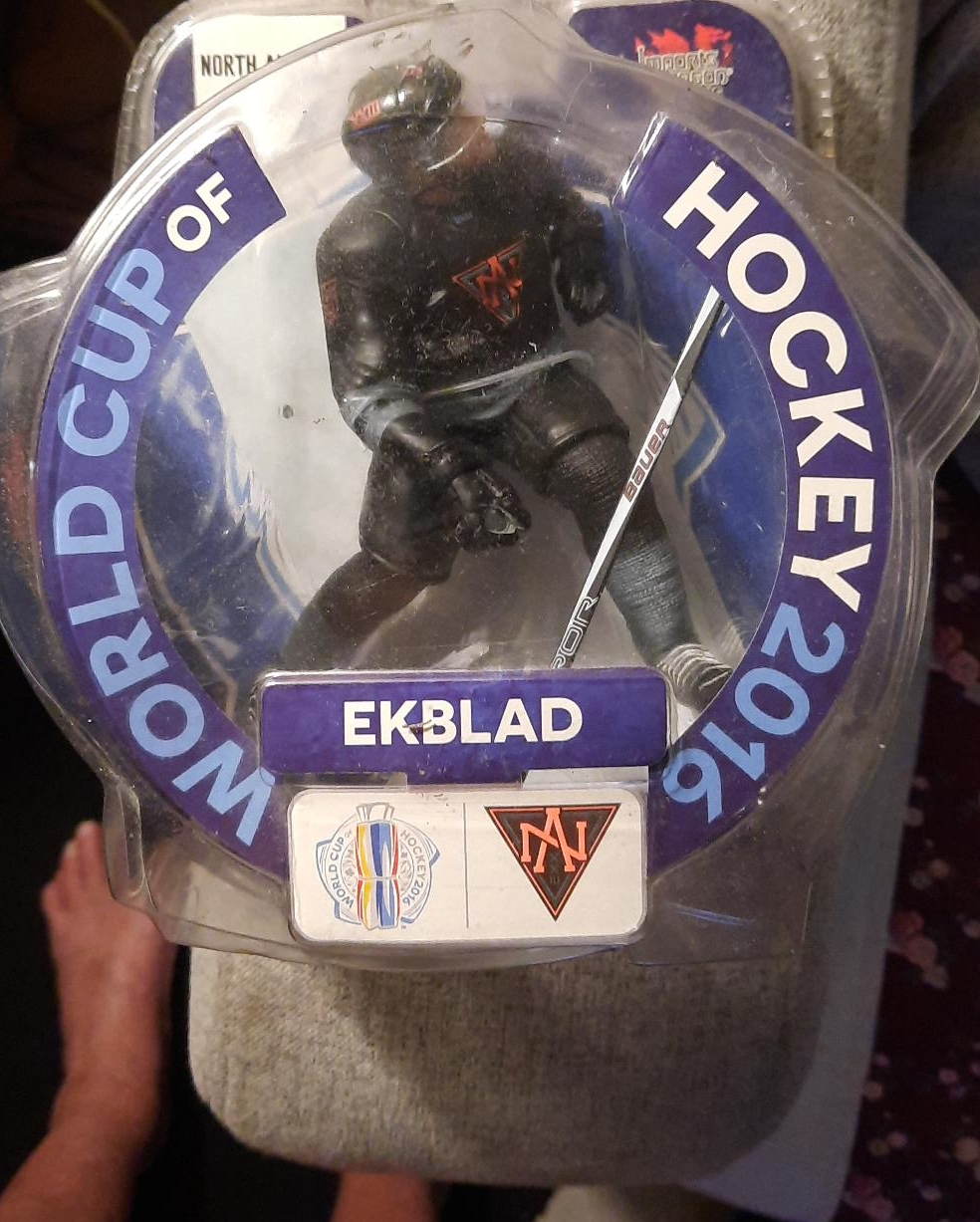 World Cup of Hockey 2016 Ekblad Figurine thumbnail
