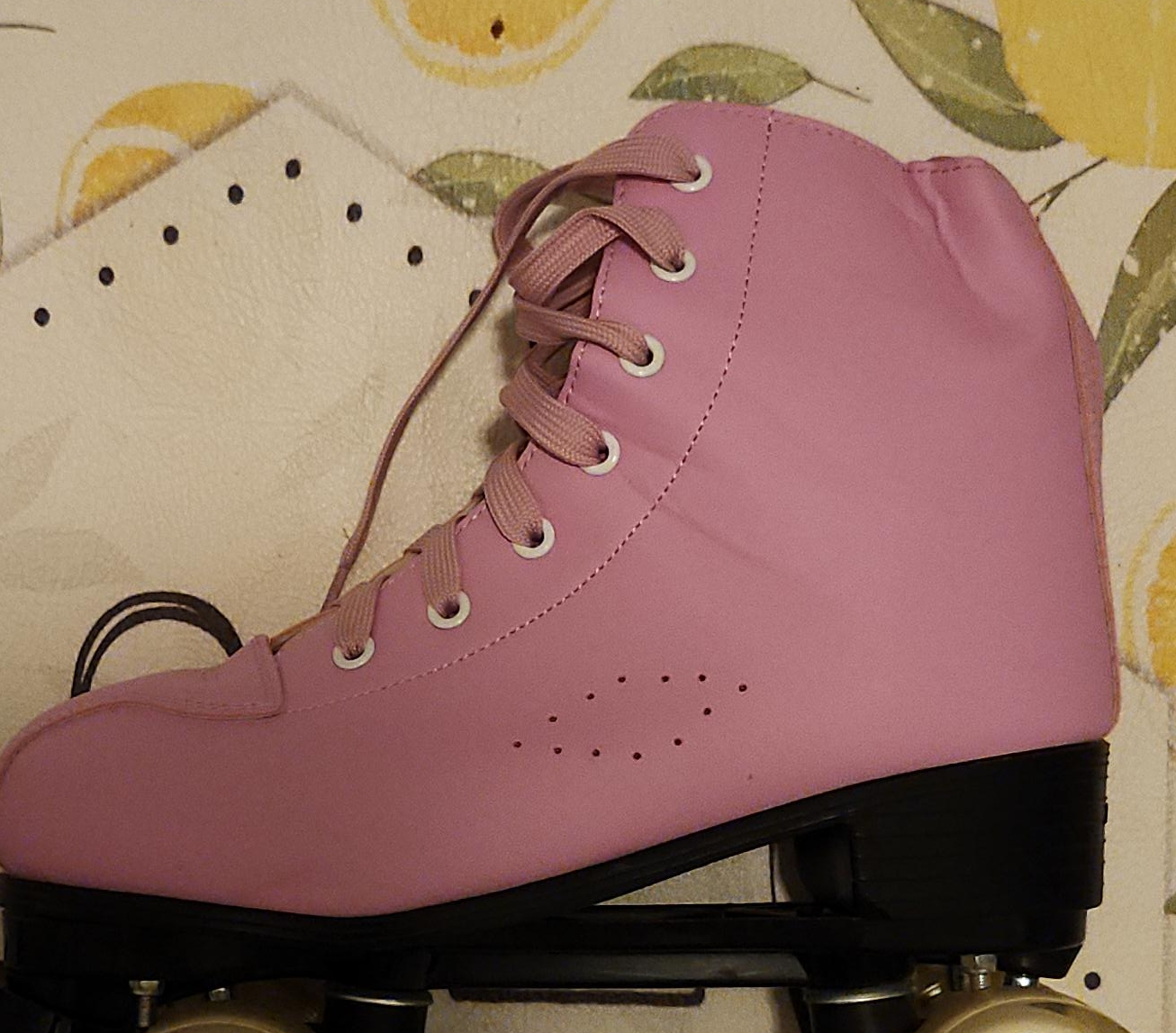 Pink Roller Skate thumbnail