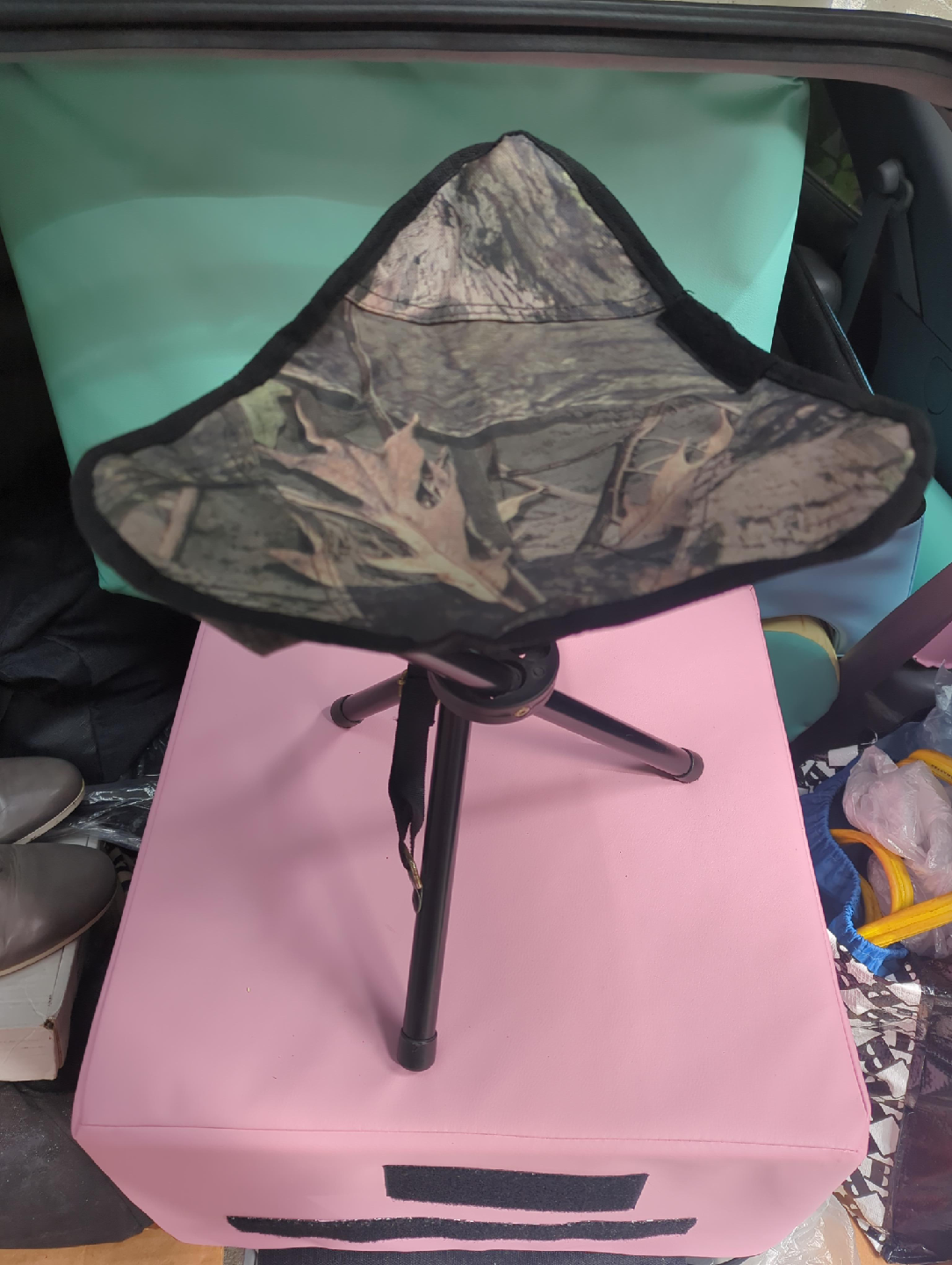 Portable Folding Stool/Tripod Seat - Camo