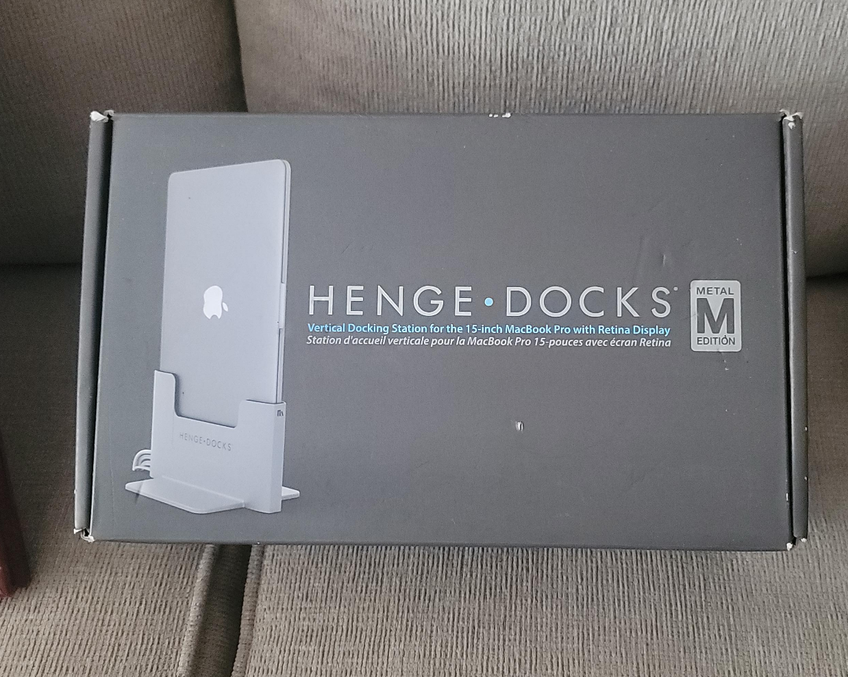 Henge Docks Vertical Docking Station for 15-inch MacBook Pro thumbnail