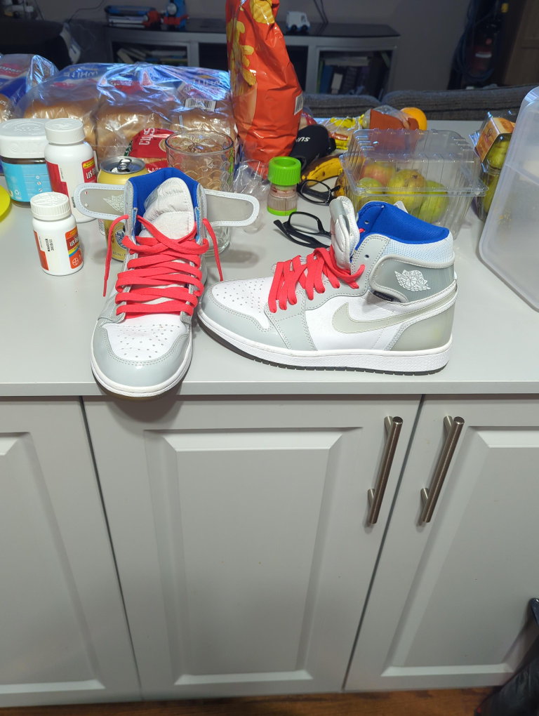 Air Jordan 1 Zoom CMFT Grey/Red thumbnail