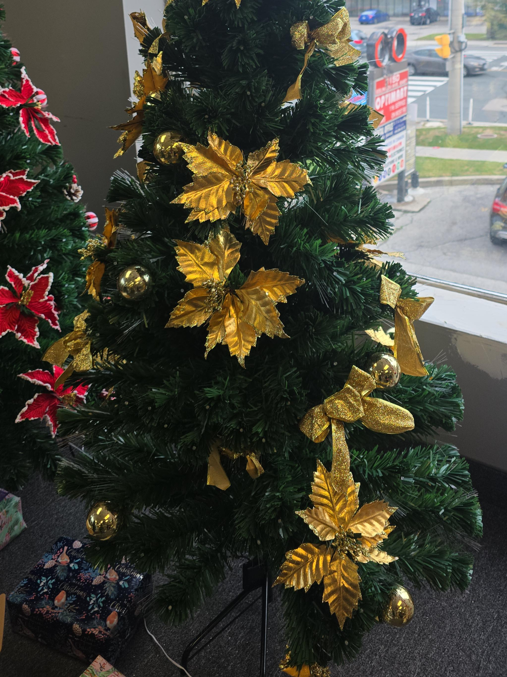 Christmas Tree with Gold Decorations thumbnail