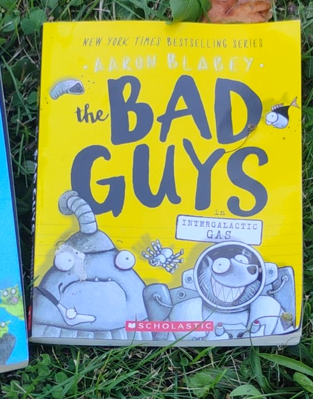 The Bad Guys in Intergalactic Gas by Aaron Blabey thumbnail