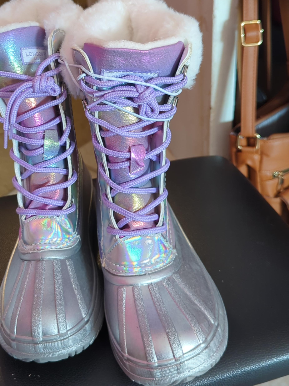 London Fog Girls' Size 3 Winter Boots thumbnail