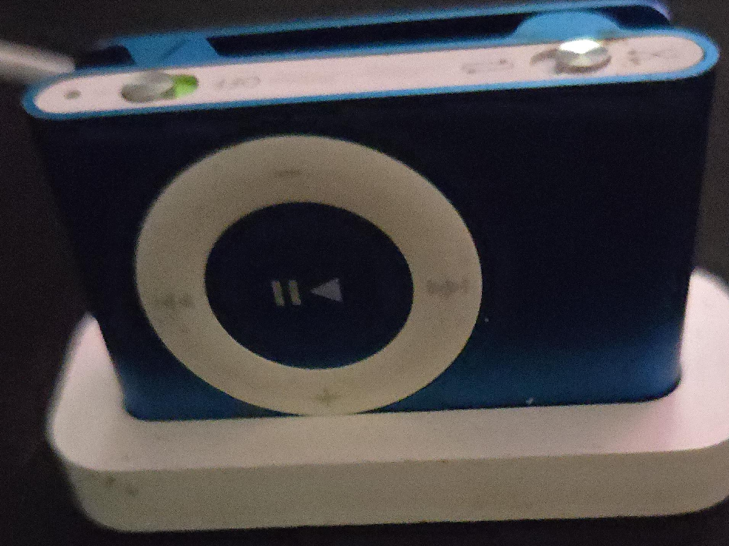 Blue iPod Shuffle thumbnail