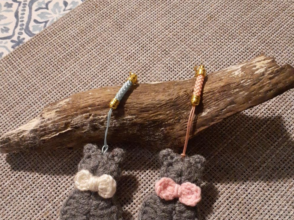 Cute Handmade Knitted Cat Charms thumbnail