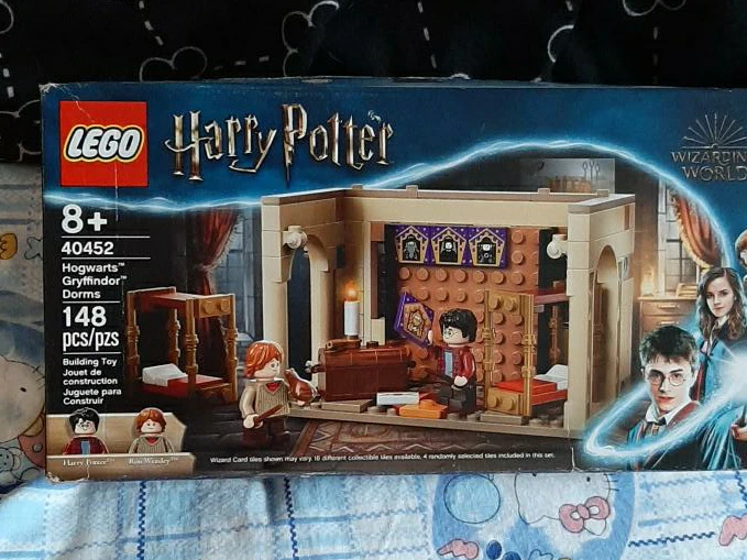 LEGO Harry Potter Hogwarts Gryffindor Dorms Set 40452