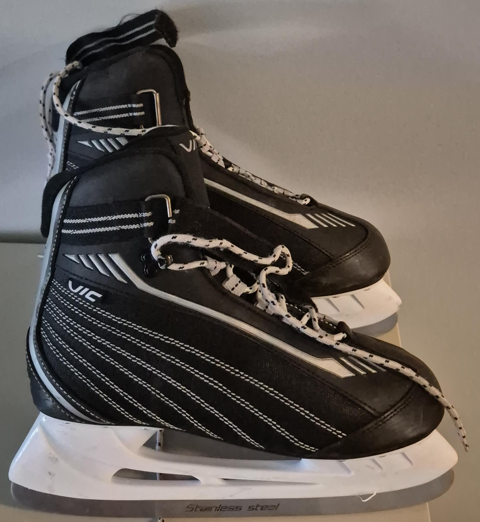 VIC Ice Hockey Skates - Black thumbnail