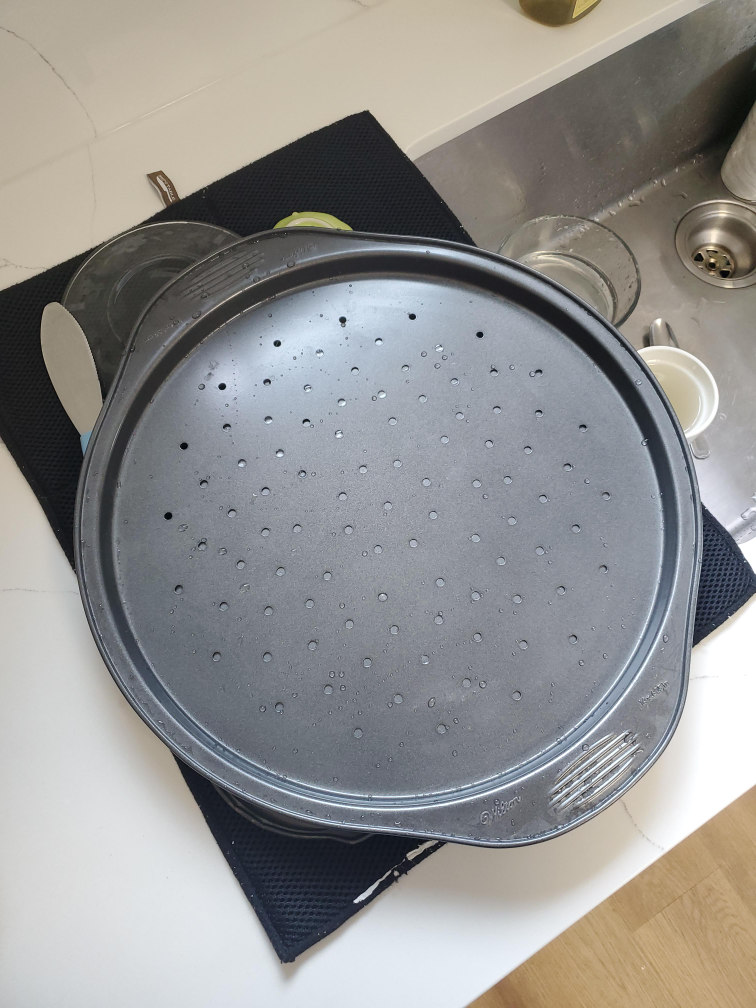 Wilton Pizza Pan thumbnail