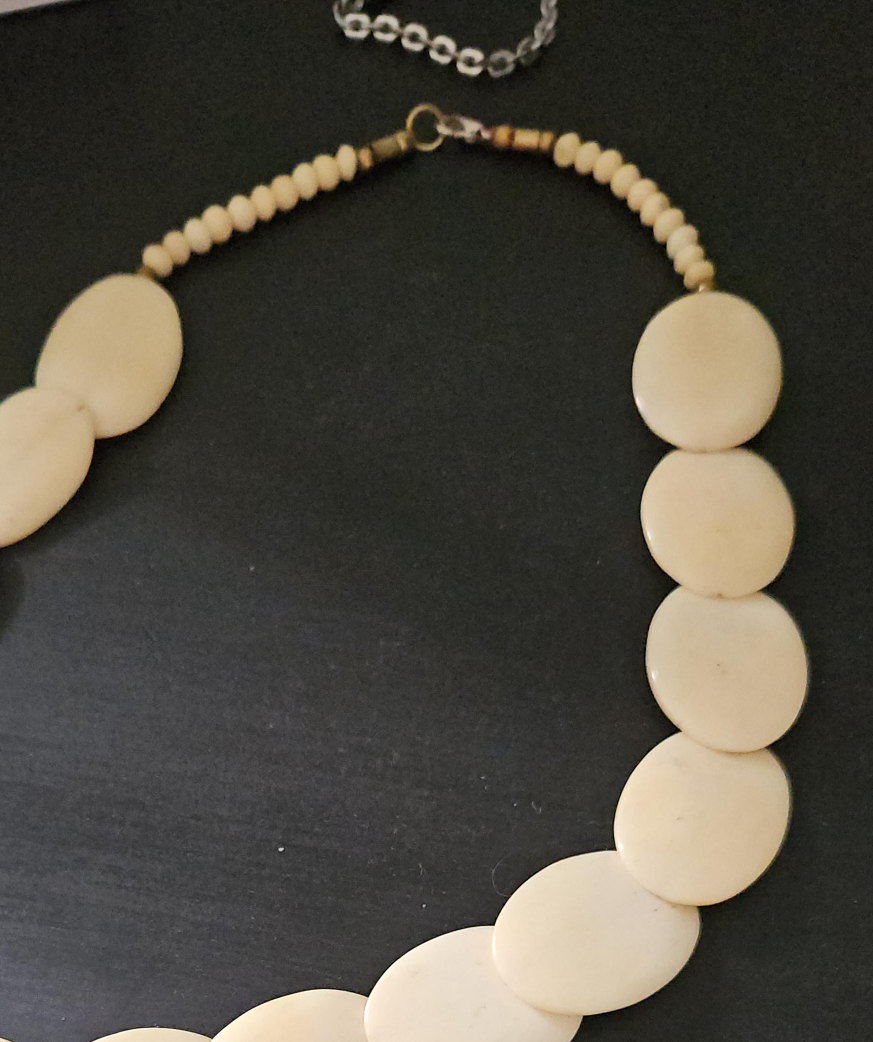 Beige Beaded Necklace thumbnail