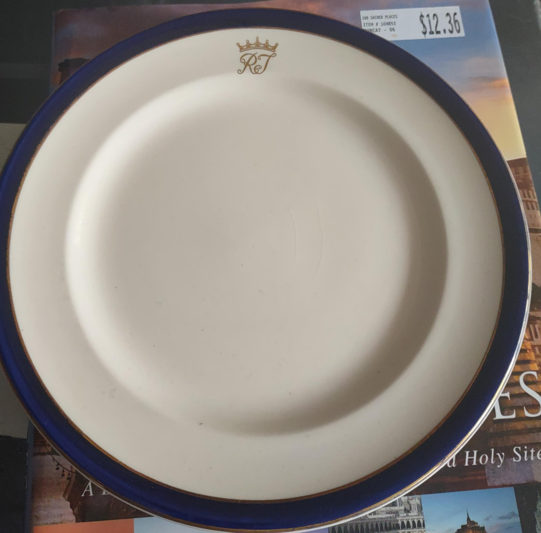 2 Royal Plates