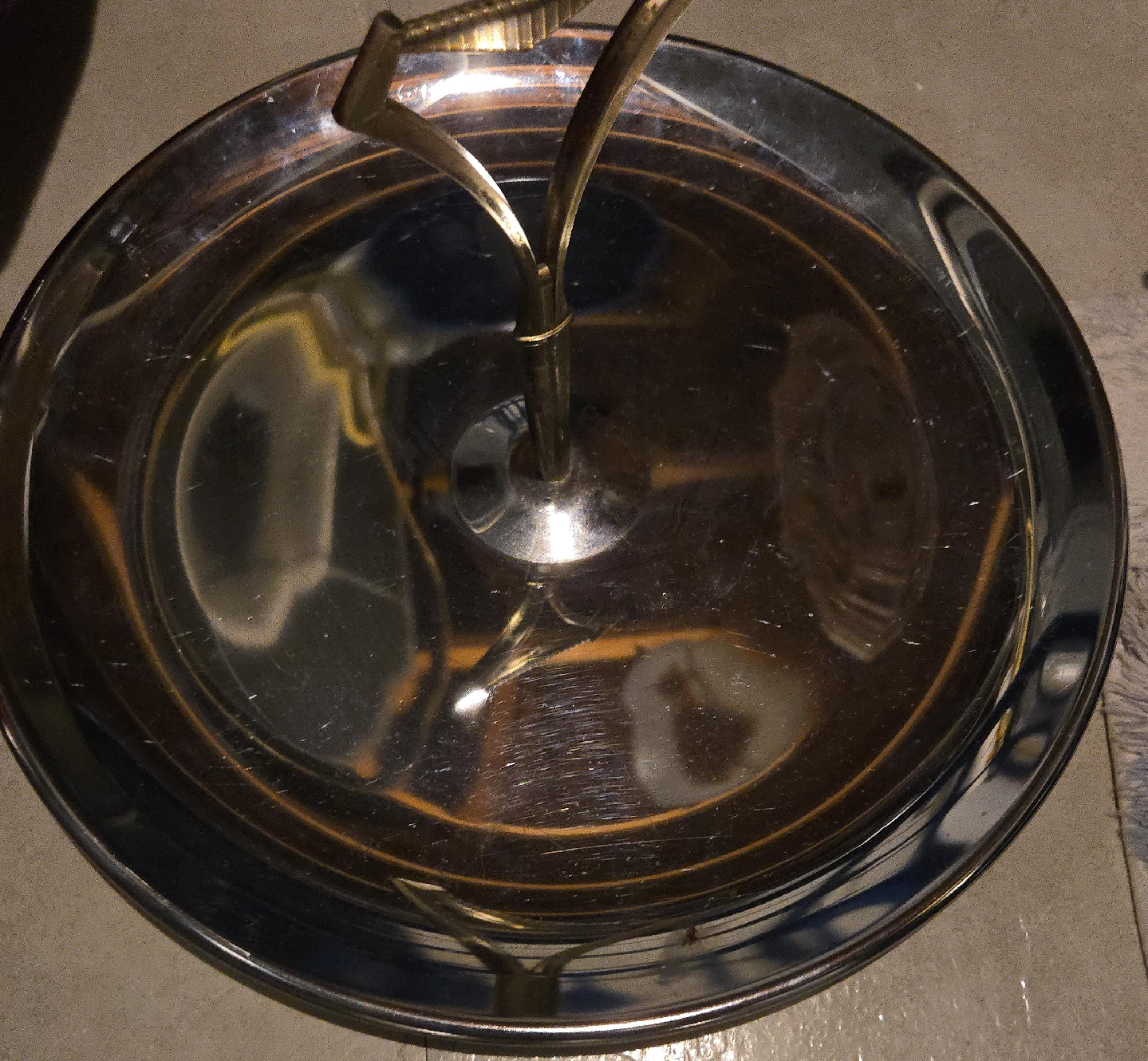 2 Silver Serving Trays image indicator(1)