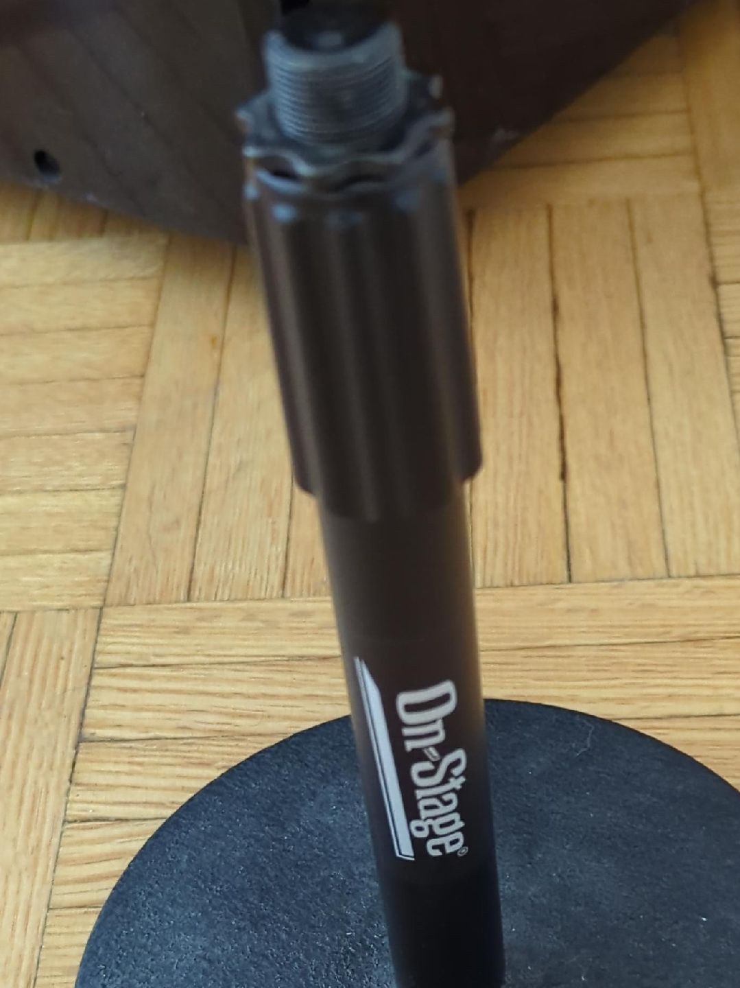 Short On-Stage Microphone Stand thumbnail