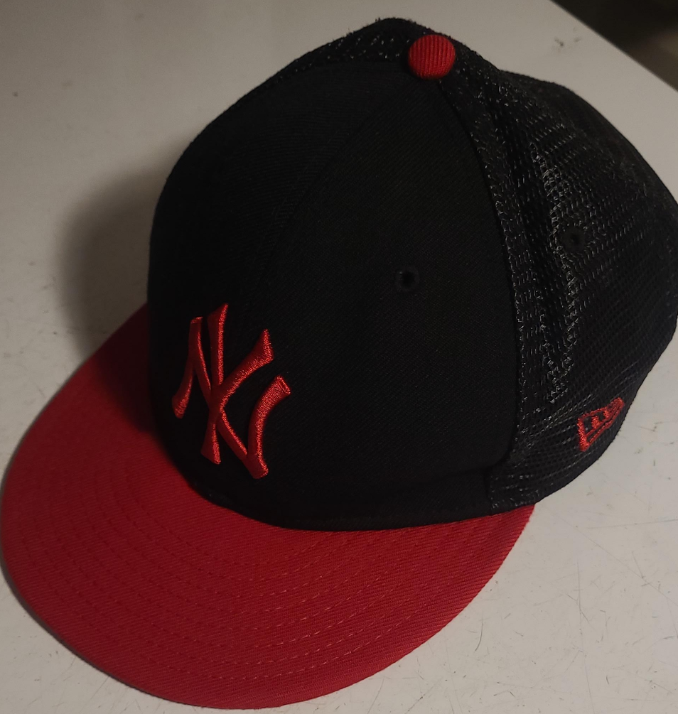 New Era NY Yankees Hat - Size 7 1/2
