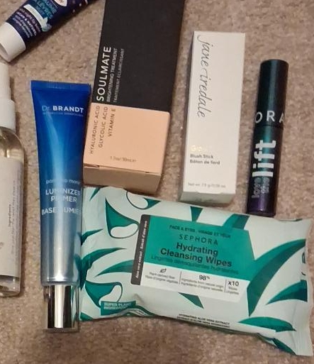 Sephora Hydrating Cleansing Wipes - New! thumbnail