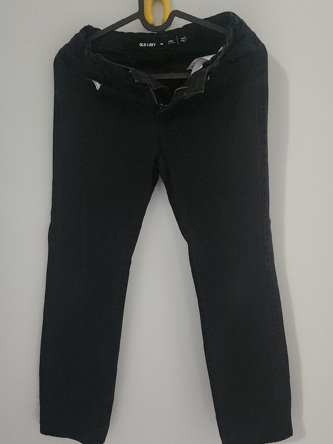 Old Navy Skinny Built in Flex Black - Size 12 thumbnail
