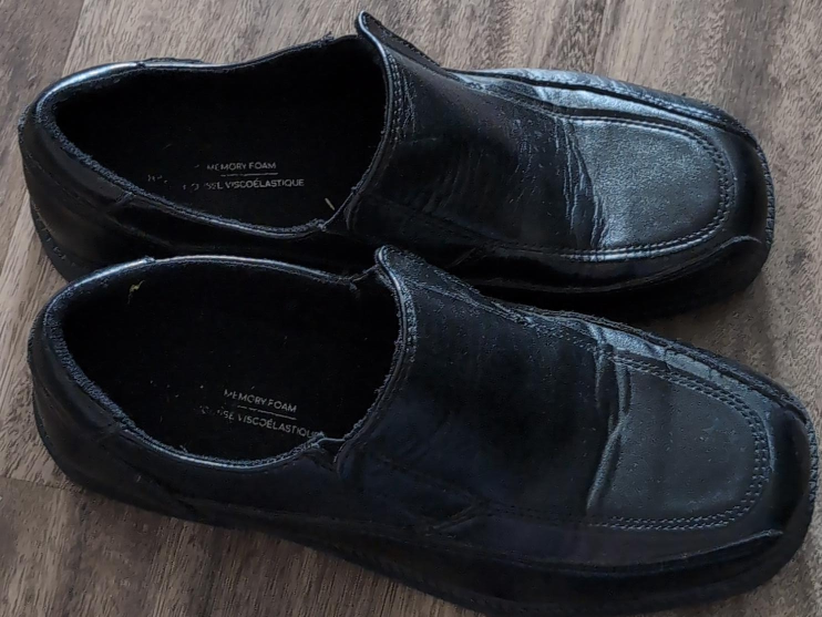 Black Leather Memory Foam Slip-On Shoes thumbnail