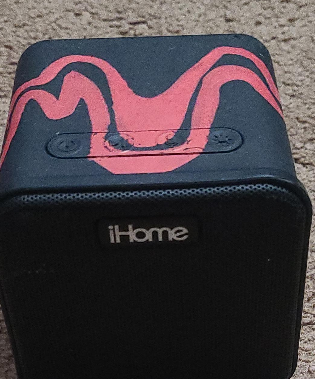 iHome Bluetooth Speaker thumbnail