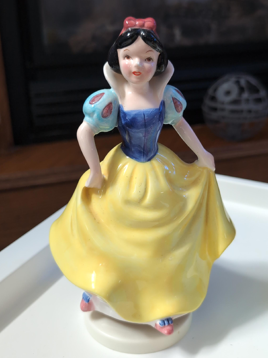 Snow White Figurine thumbnail