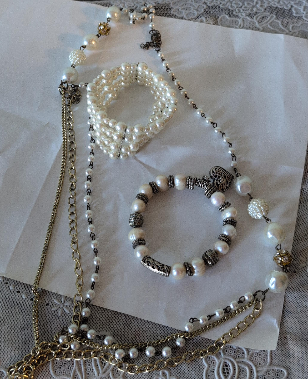 Pearl Necklace and Bracelet Set thumbnail