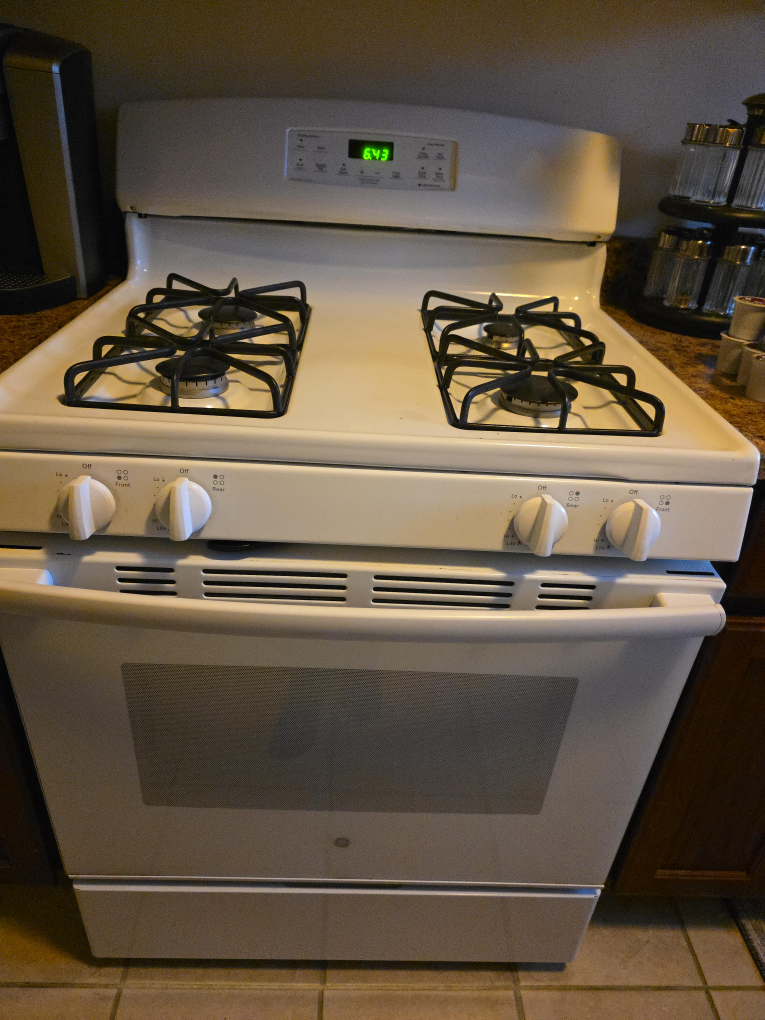 GE 30 inch Gas Range Oven - White