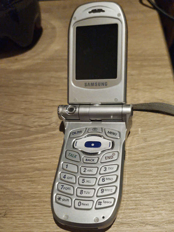 Samsung Flip Phone thumbnail