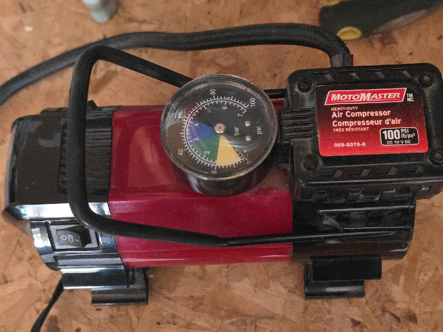 MotoMaster Heavy-Duty Air Compressor thumbnail