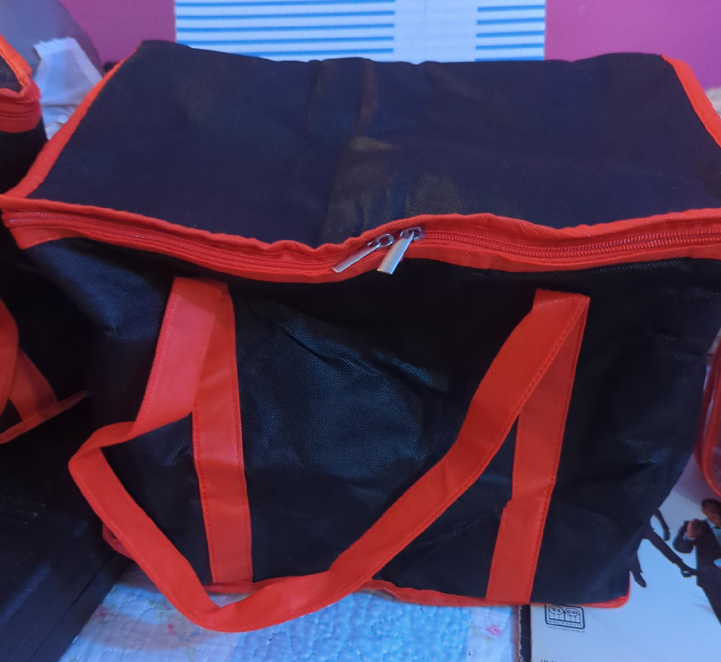 Black & Red Insulated Food Delivery Bag thumbnail