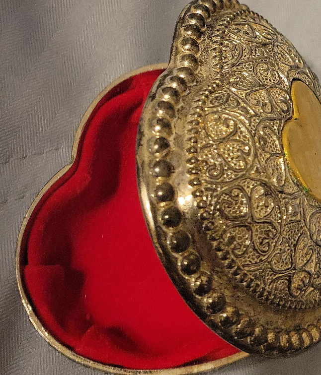 Heart Shaped Trinket Box vintage thumbnail