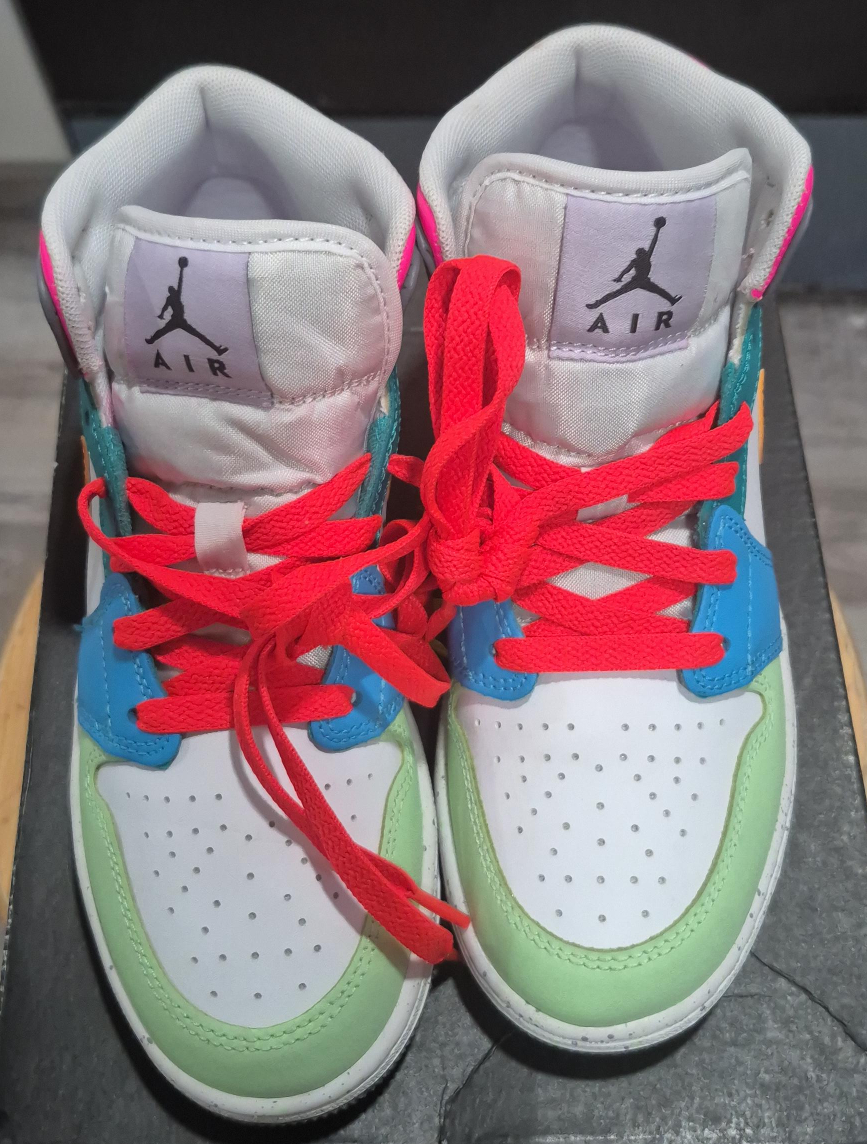 Jordan 1 Mid SE (GS) Size 4Y thumbnail