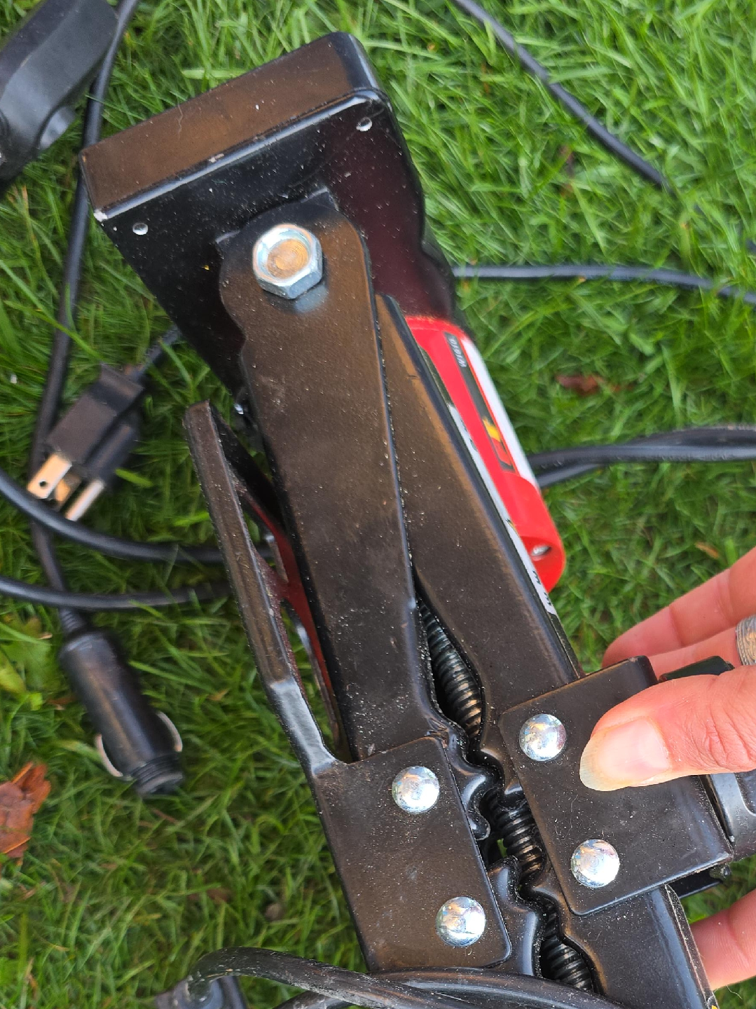 Performance Tool Electric Car Jack thumbnail