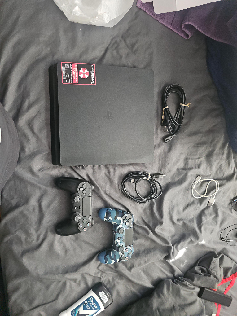 Sony PlayStation 4 (PS4) with 2 Controllers thumbnail