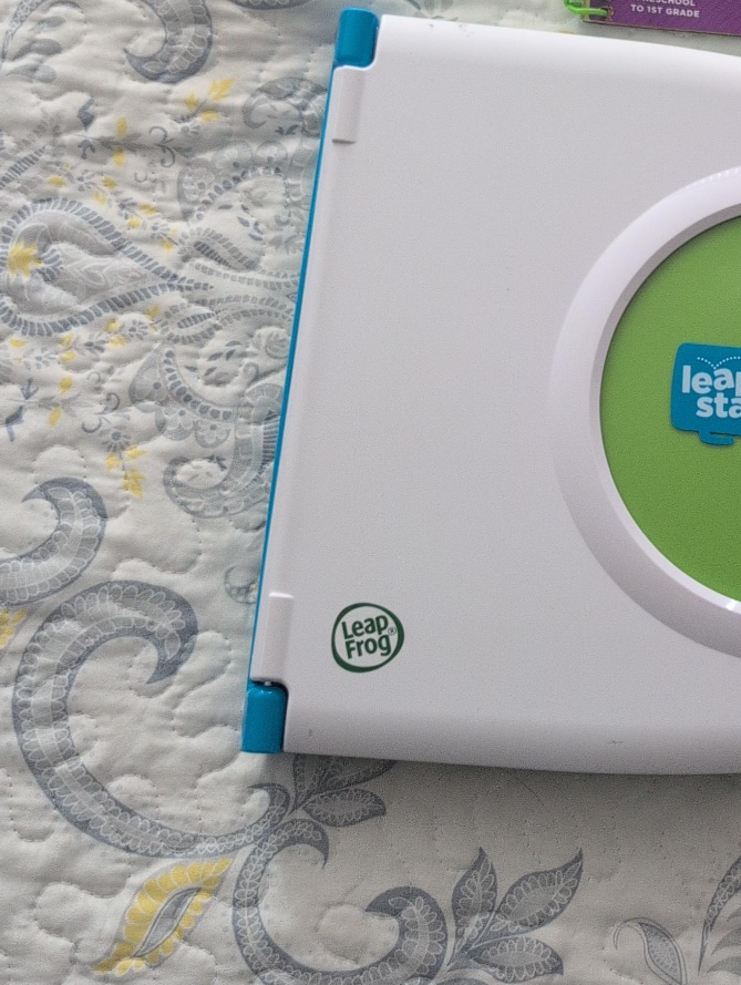 LeapFrog System with 2 Books!!  🧡 thumbnail