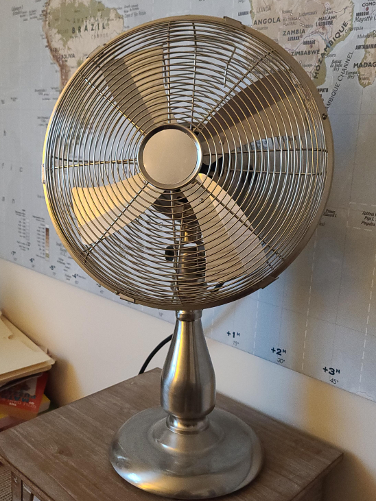 Silver Desk Fan thumbnail