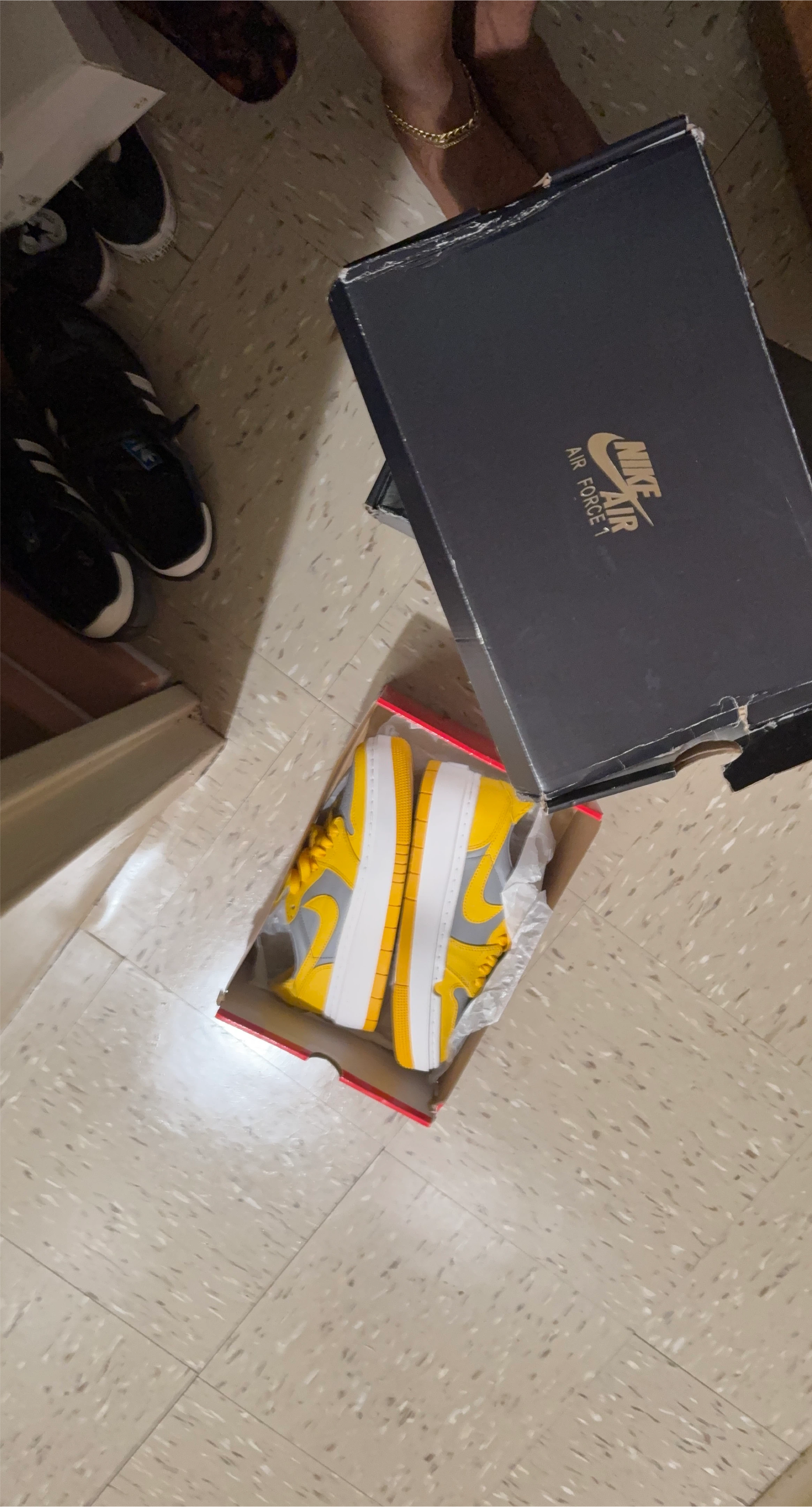 Nike Air Force 1 Yellow/Gray Shoes thumbnail