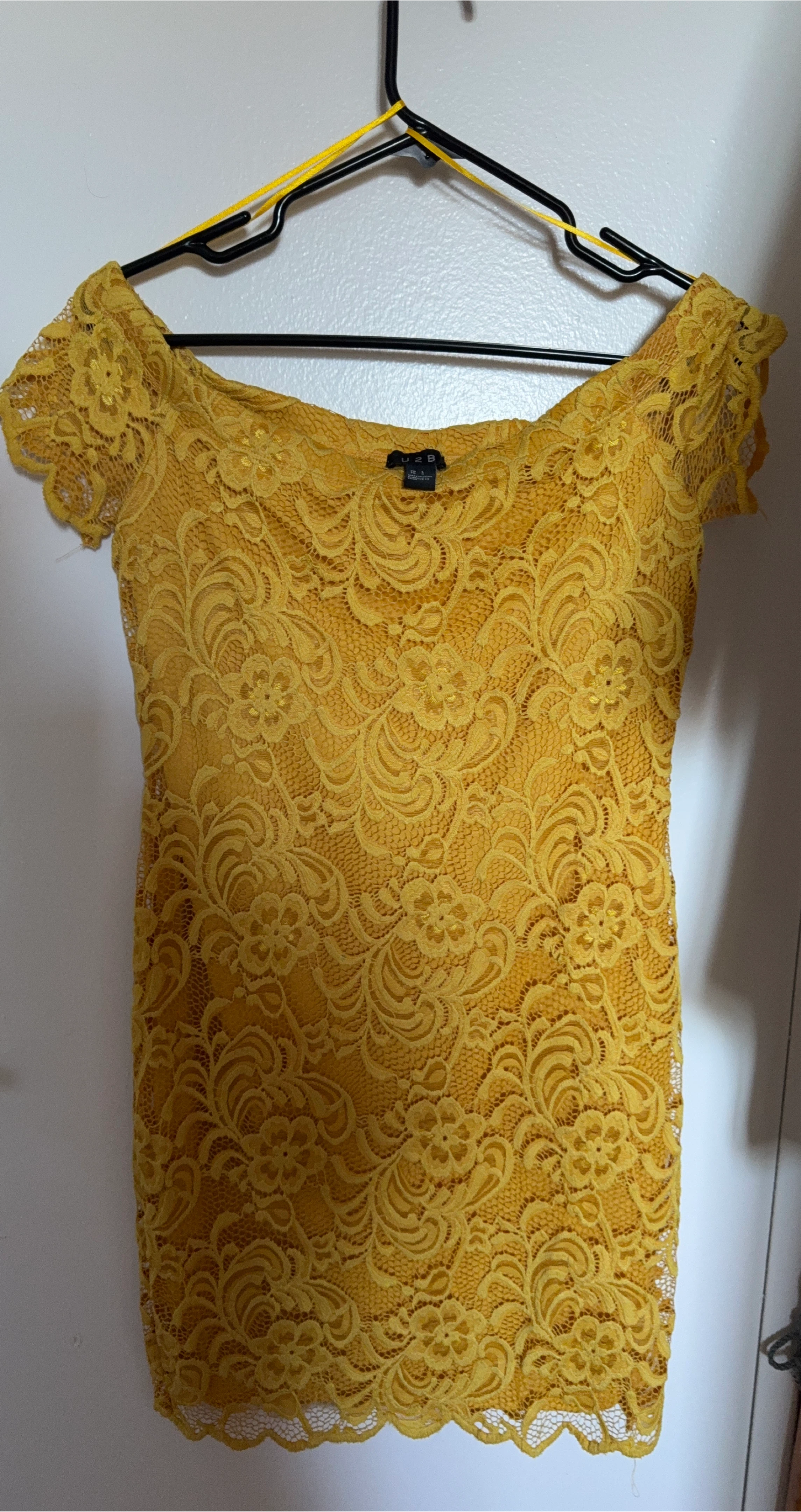 U2B Yellow Lace Dress - Size L thumbnail