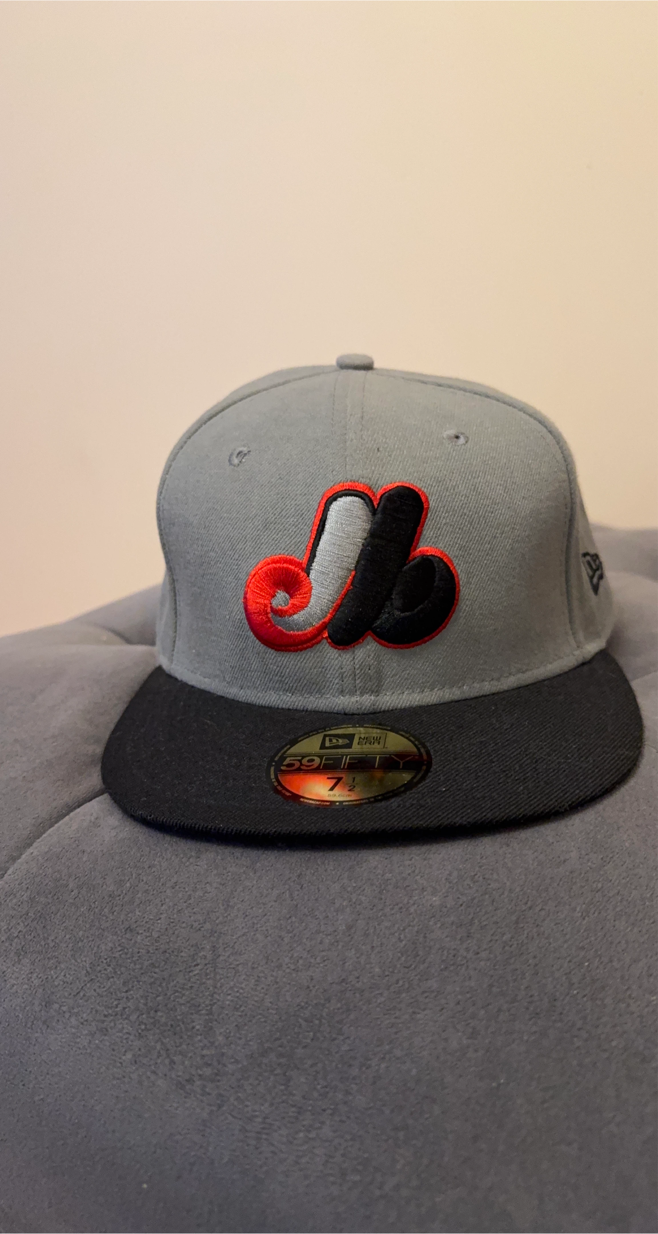 New Era Montreal Expos 59FIFTY Fitted Hat - Size 7 1/2 thumbnail
