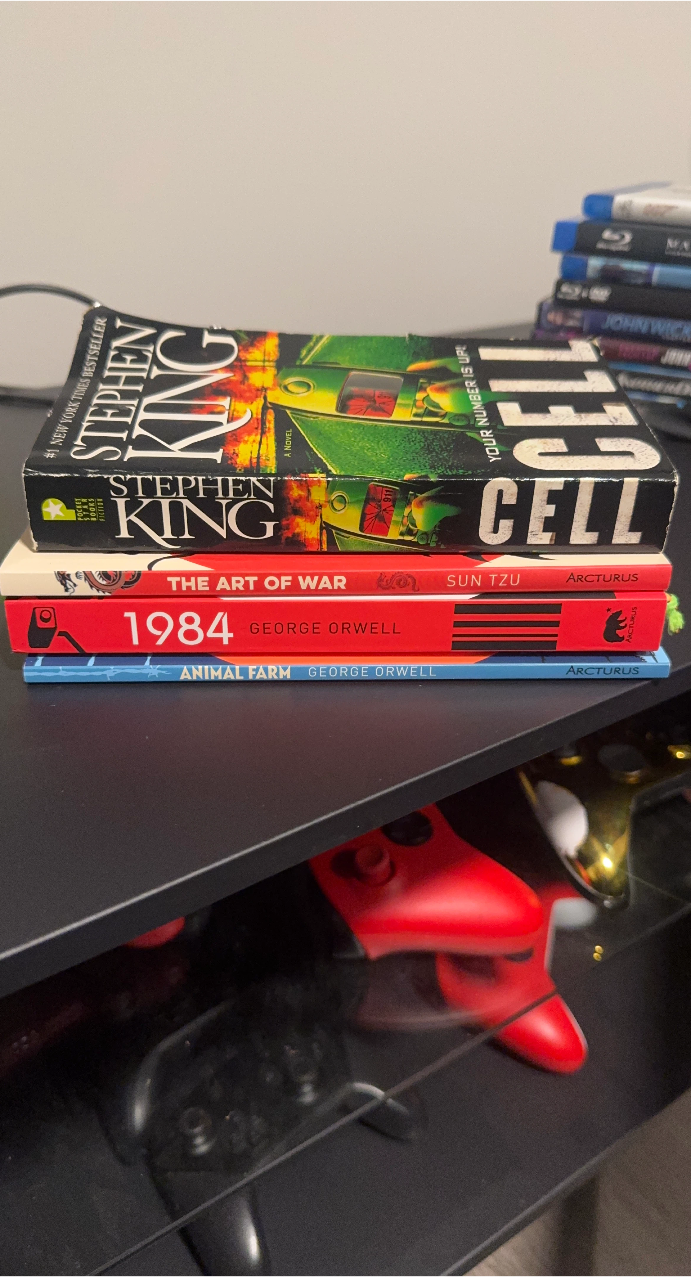 Books: Stephen King's Cell, 1984, Animal Farm thumbnail