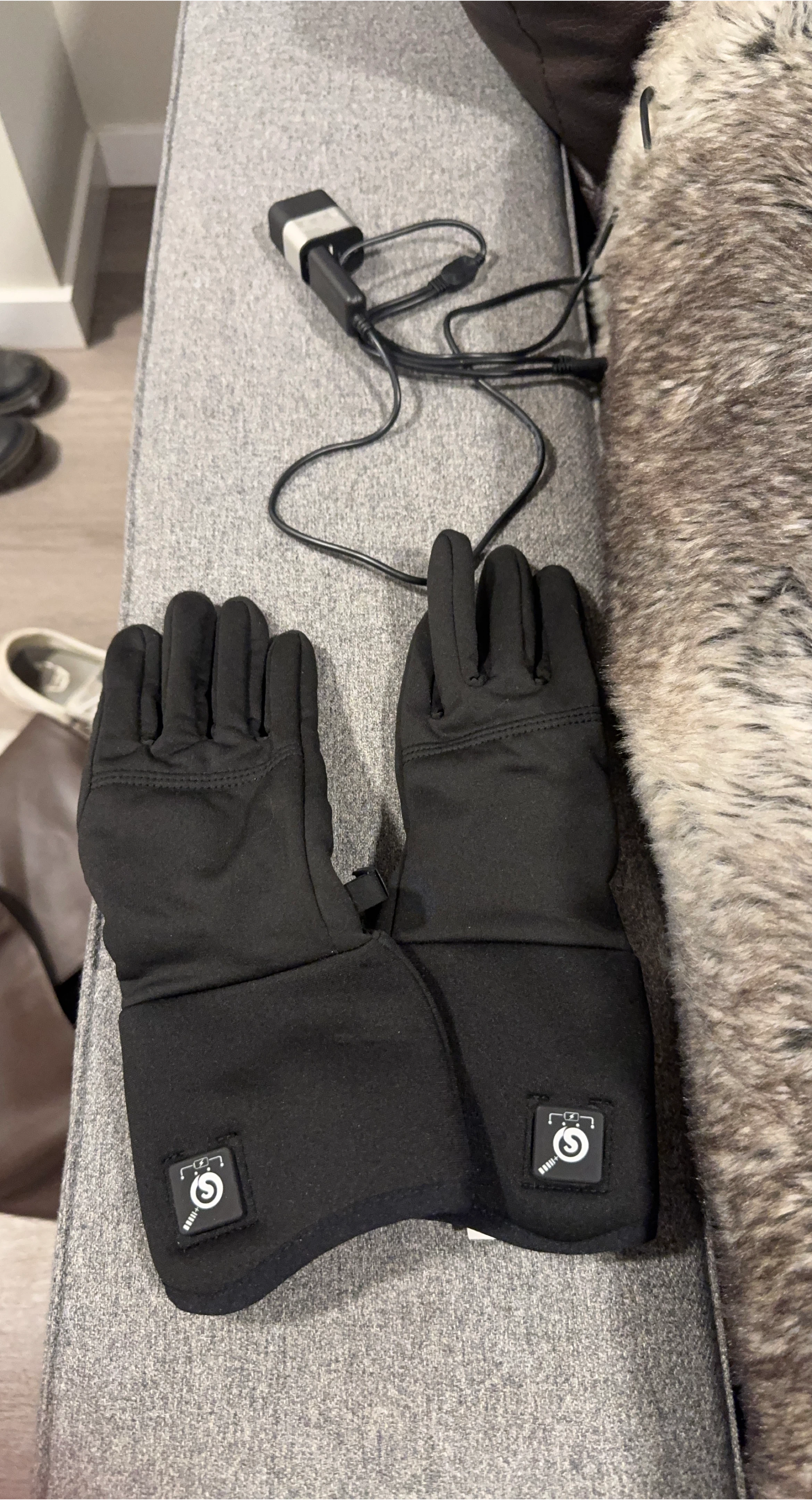 Heated Gloves with Charger thumbnail