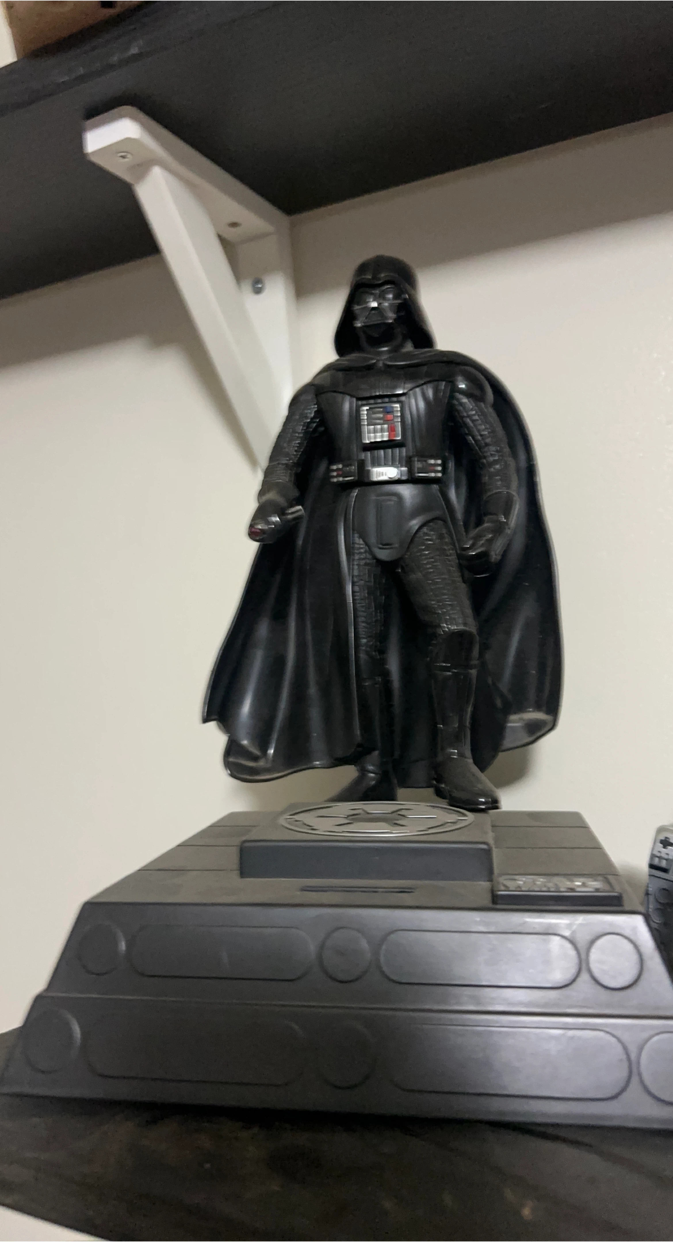 Darth Vader Figurine thumbnail