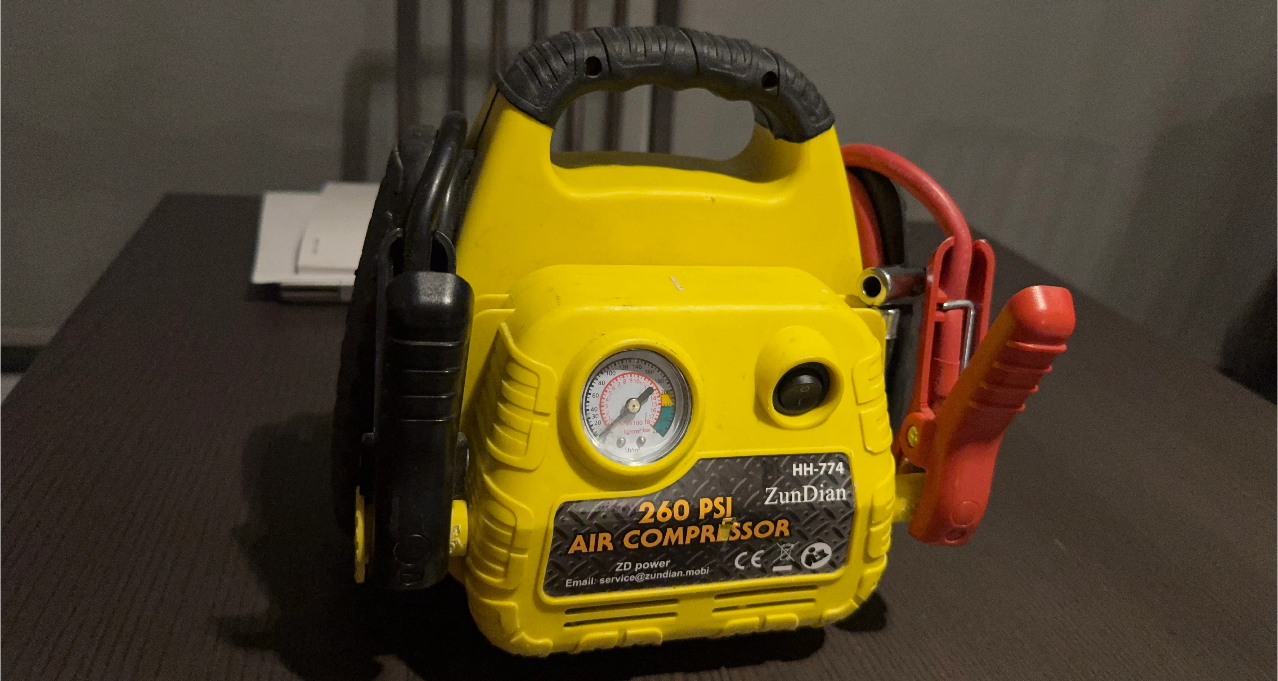 ZunDian HH-774 700 Amp Battery Jumper thumbnail