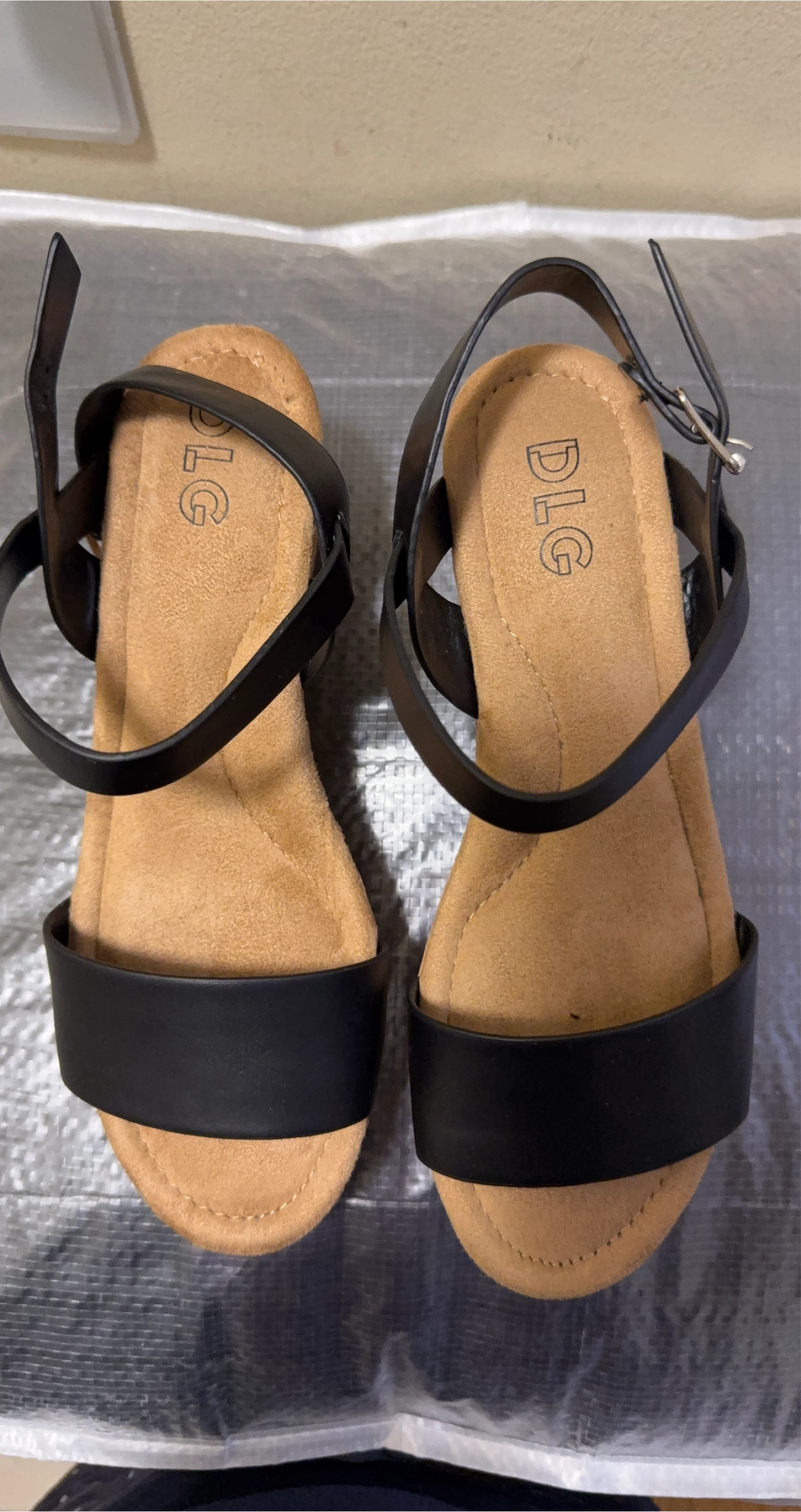 DLG Black Wedge Sandals - Size 7