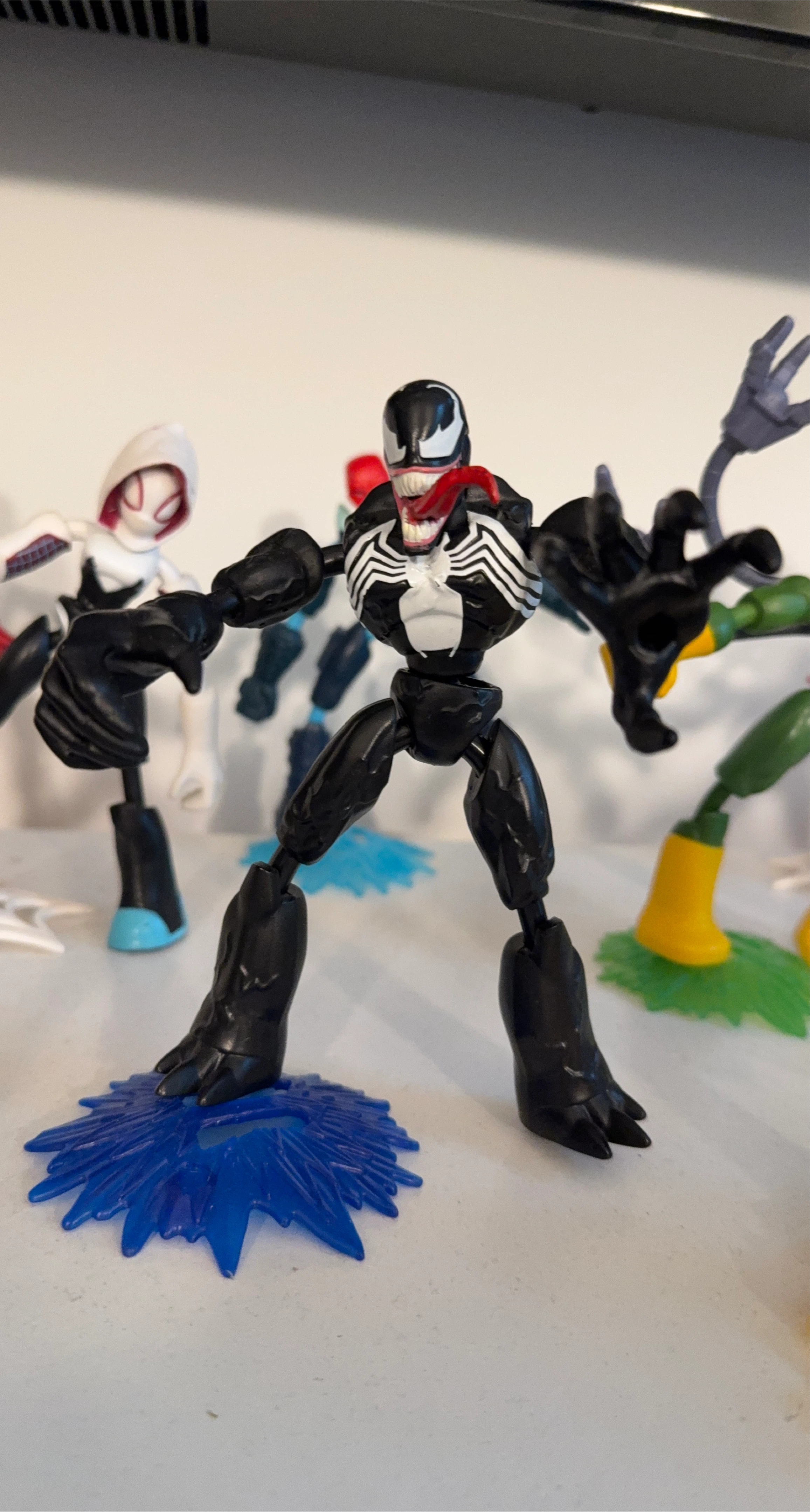 Marvel Bend and Flex Venom Action Figure