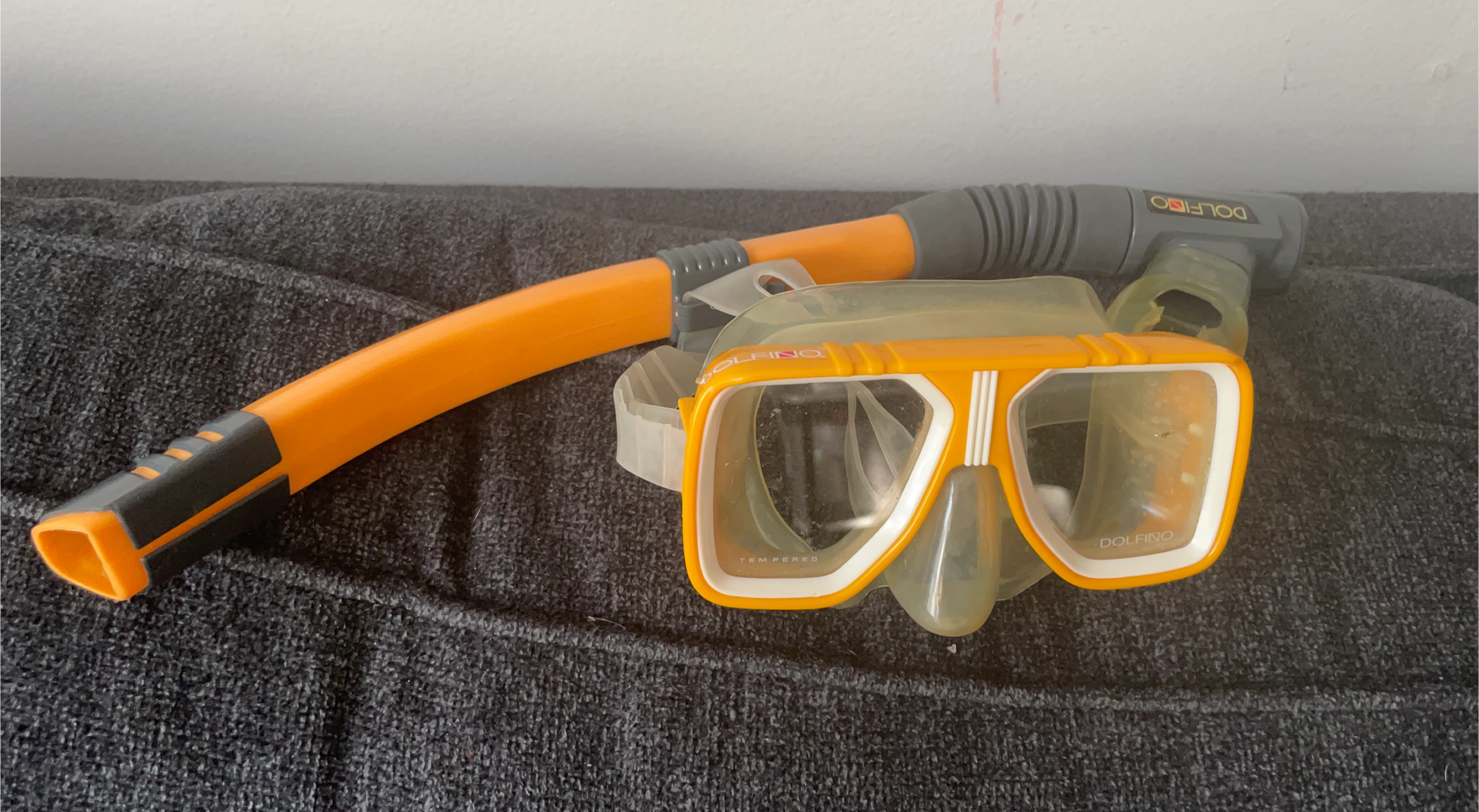 Dolfino Snorkel Mask and Snorkel Set thumbnail