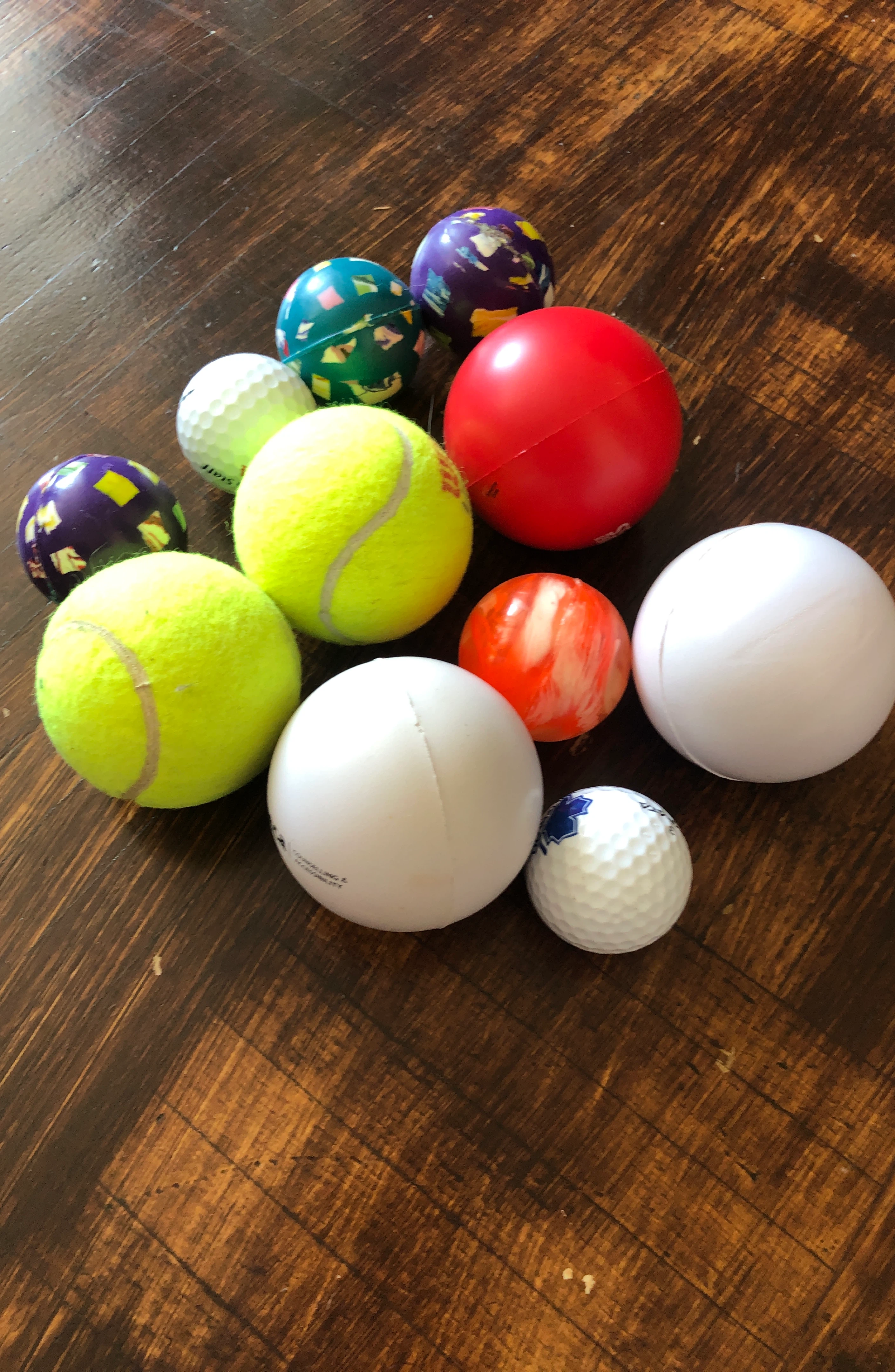 Mixed Balls - Golf, Tennis, Stress Balls image indicator(1)