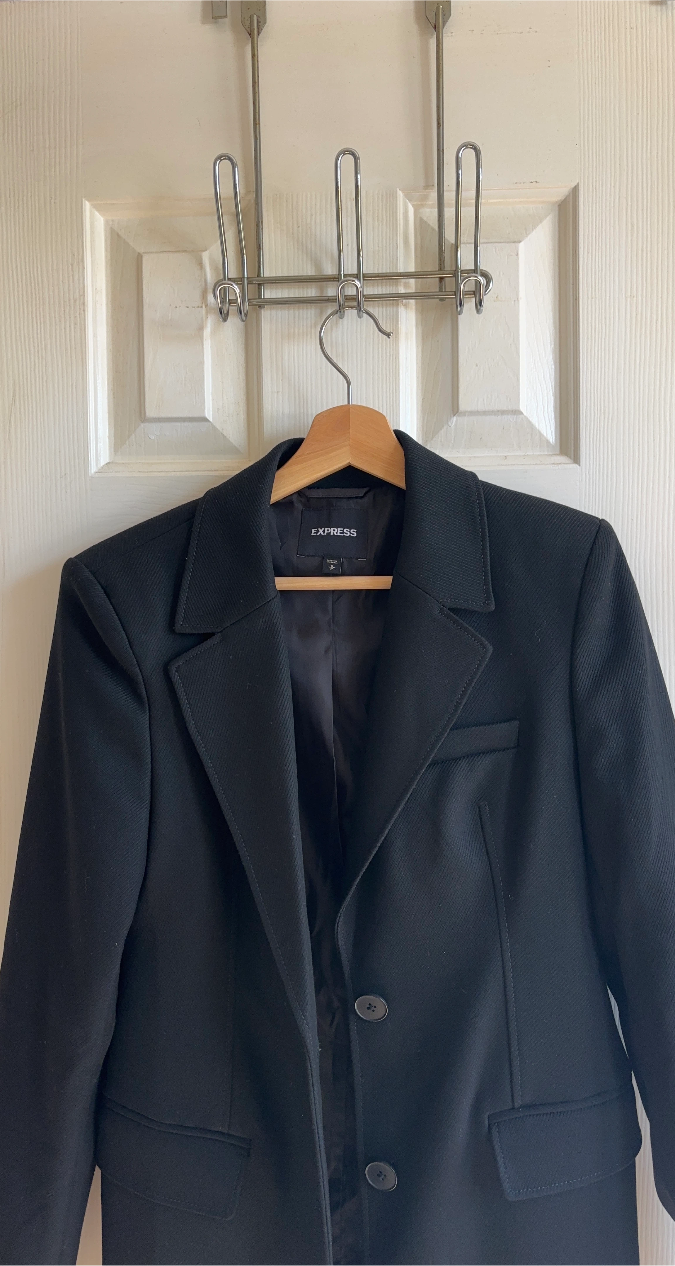 Express Black Blazer - Size 4 thumbnail
