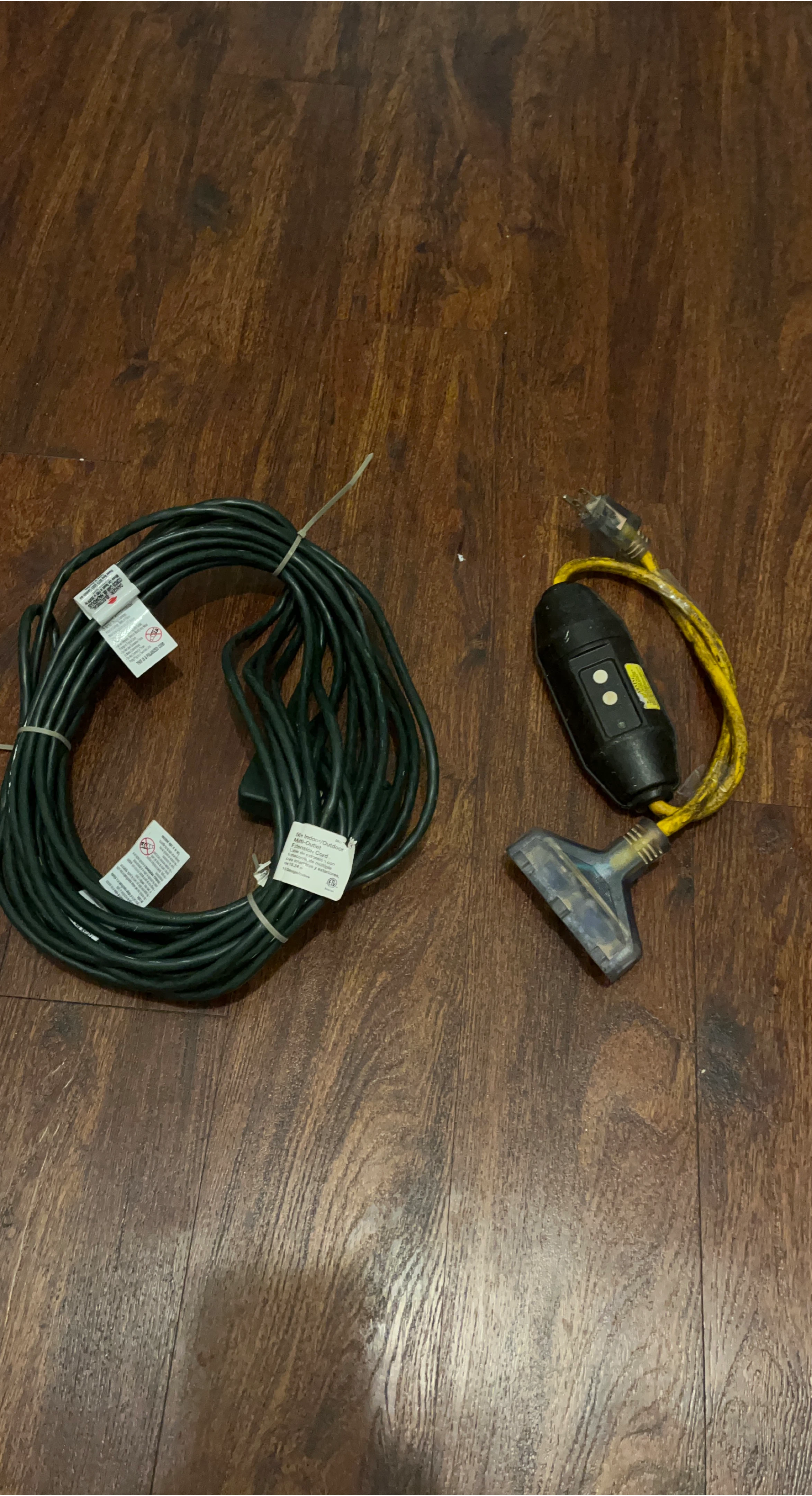 Indoor/Outdoor Multi-Outlet Extension Cord thumbnail