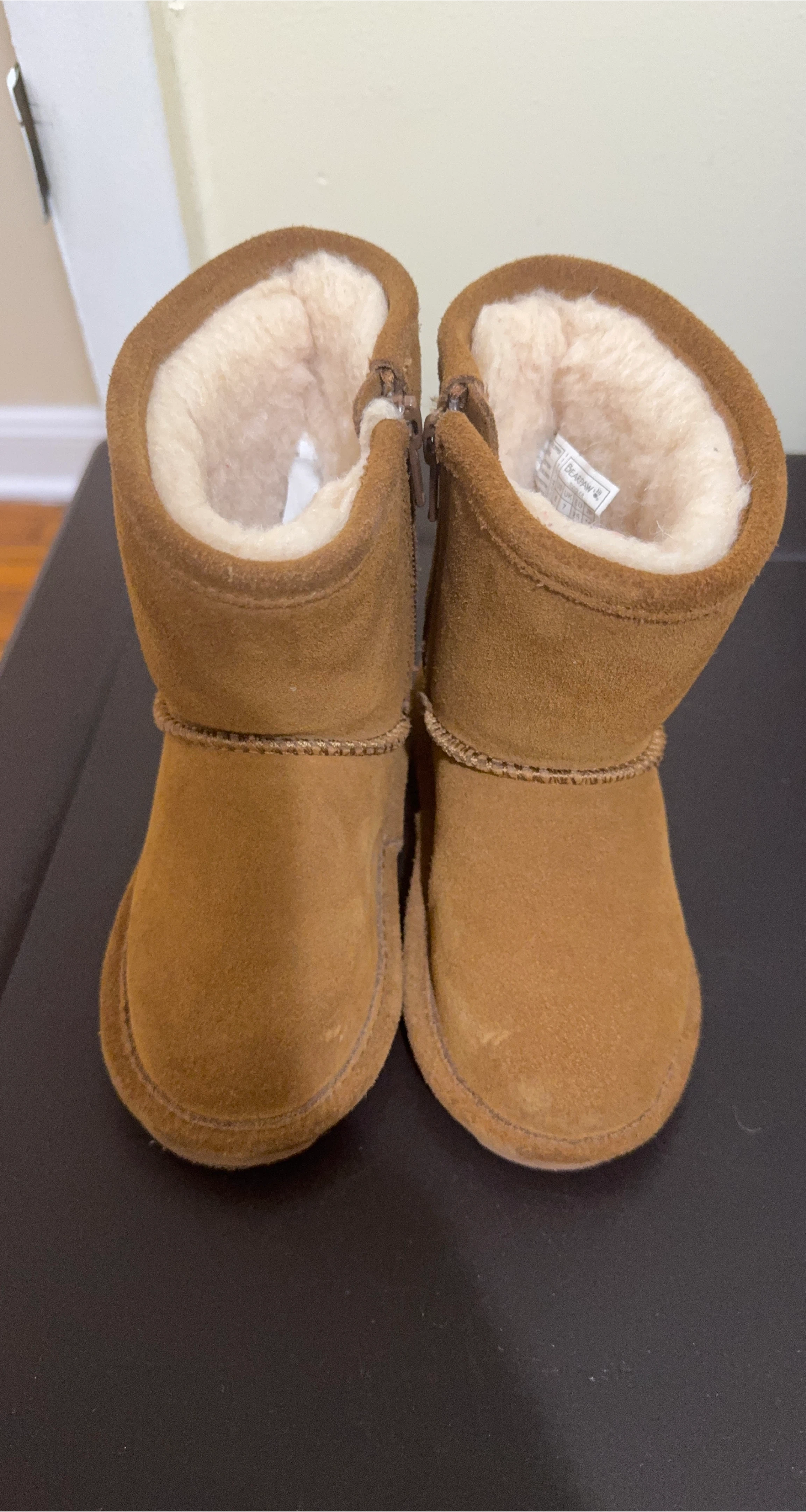 Bearpaw Toddler Boots Size 7 thumbnail