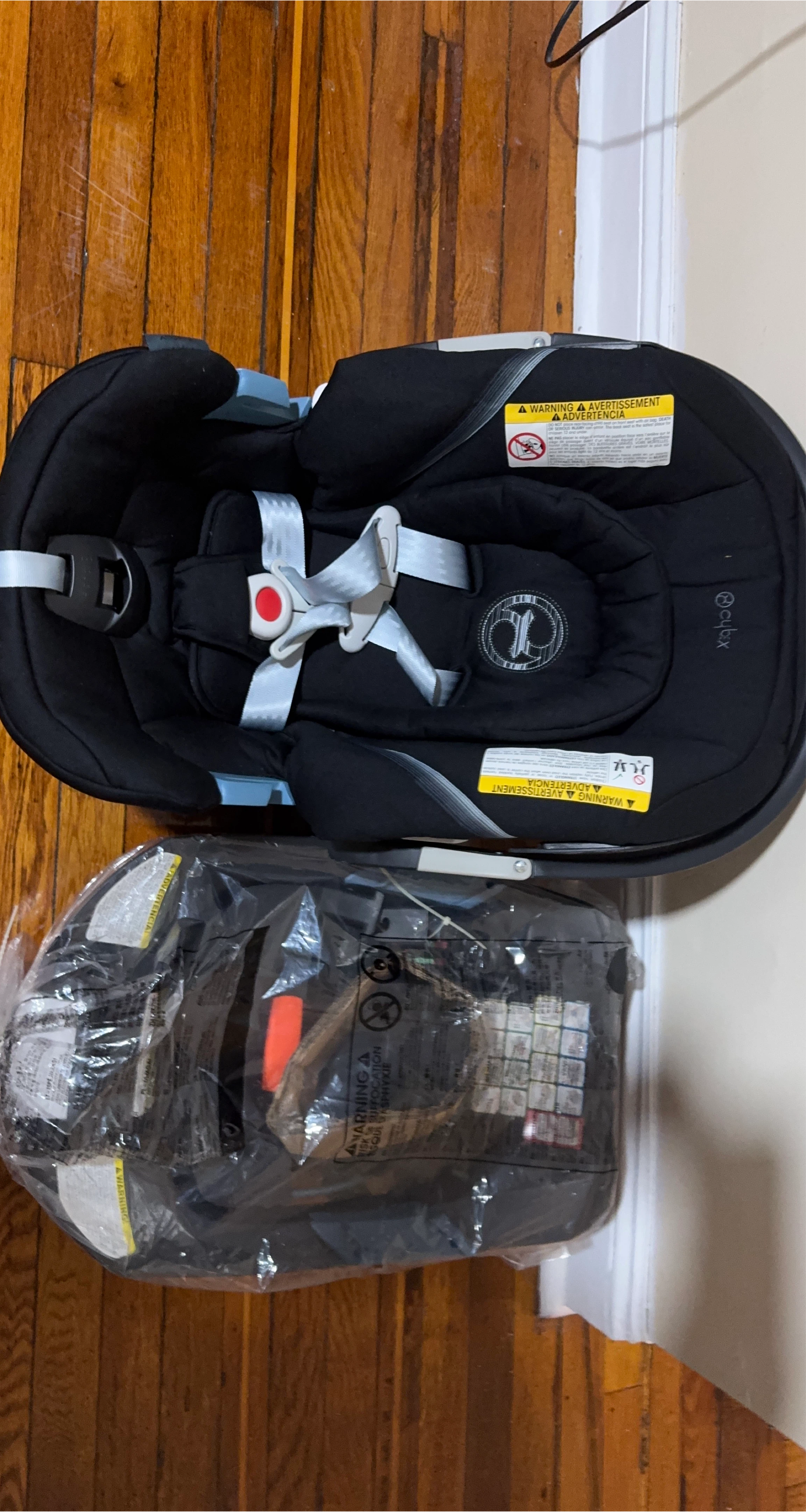 Cybex Infant Car Seat with Base thumbnail